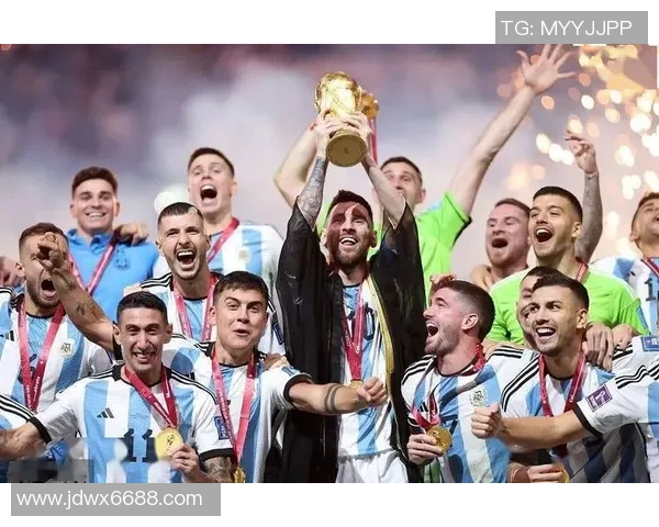 足球明星璀璨瞬间汇聚全景展现足坛传奇风采与激情